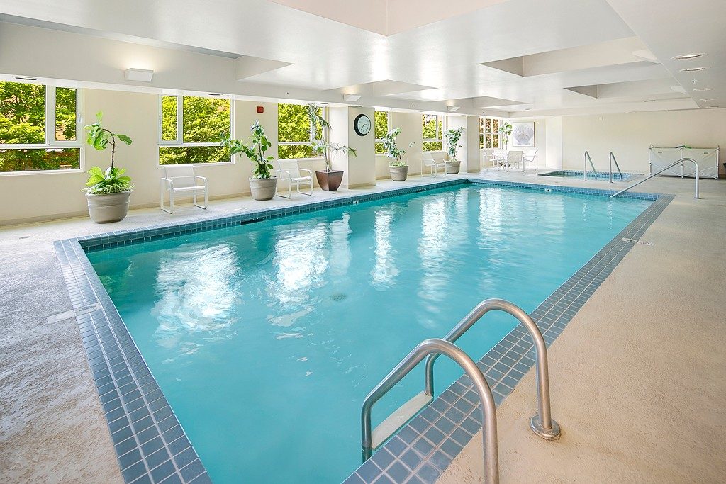 121-Vine-St-2506-pool