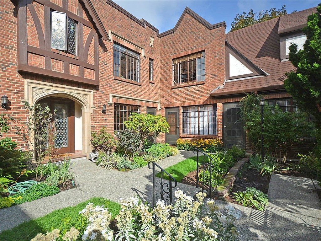 Tudor Manor
