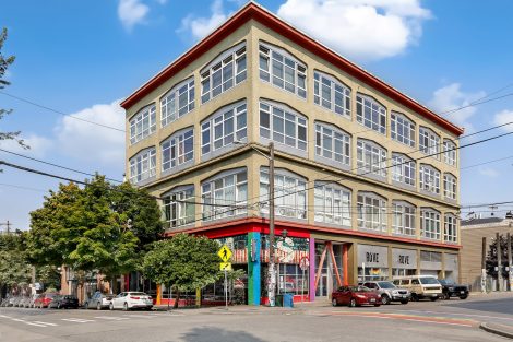 Monique Lofts