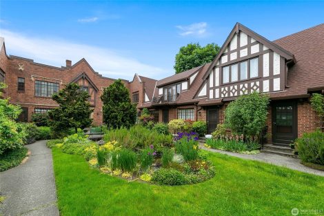 Tudor Manor